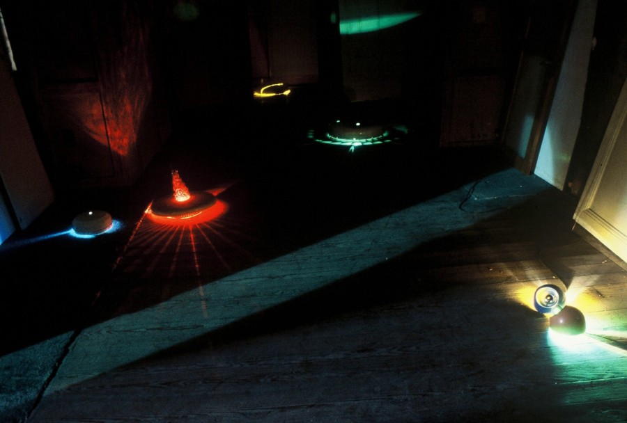 Τα γλυπτά του Χρήστου Τζίβελου εγκλωβίζουν το φως μέσα τους - Φωτογραφία 5