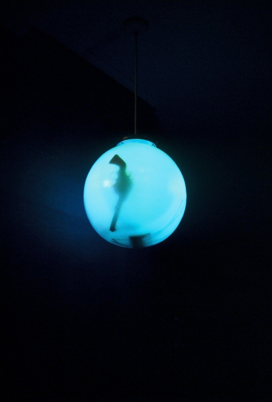 Τα γλυπτά του Χρήστου Τζίβελου εγκλωβίζουν το φως μέσα τους - Φωτογραφία 3