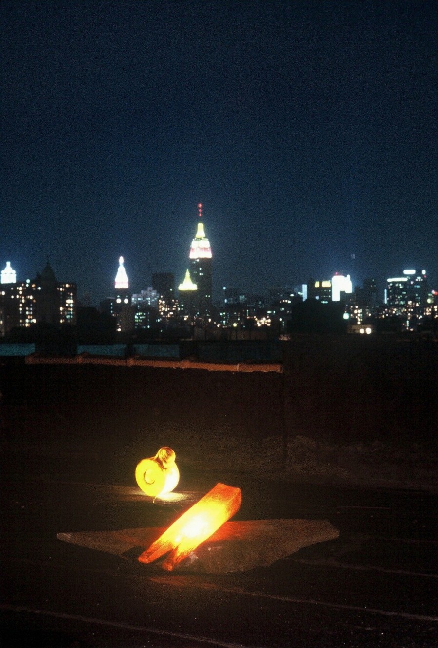 Τα γλυπτά του Χρήστου Τζίβελου εγκλωβίζουν το φως μέσα τους - Φωτογραφία 6