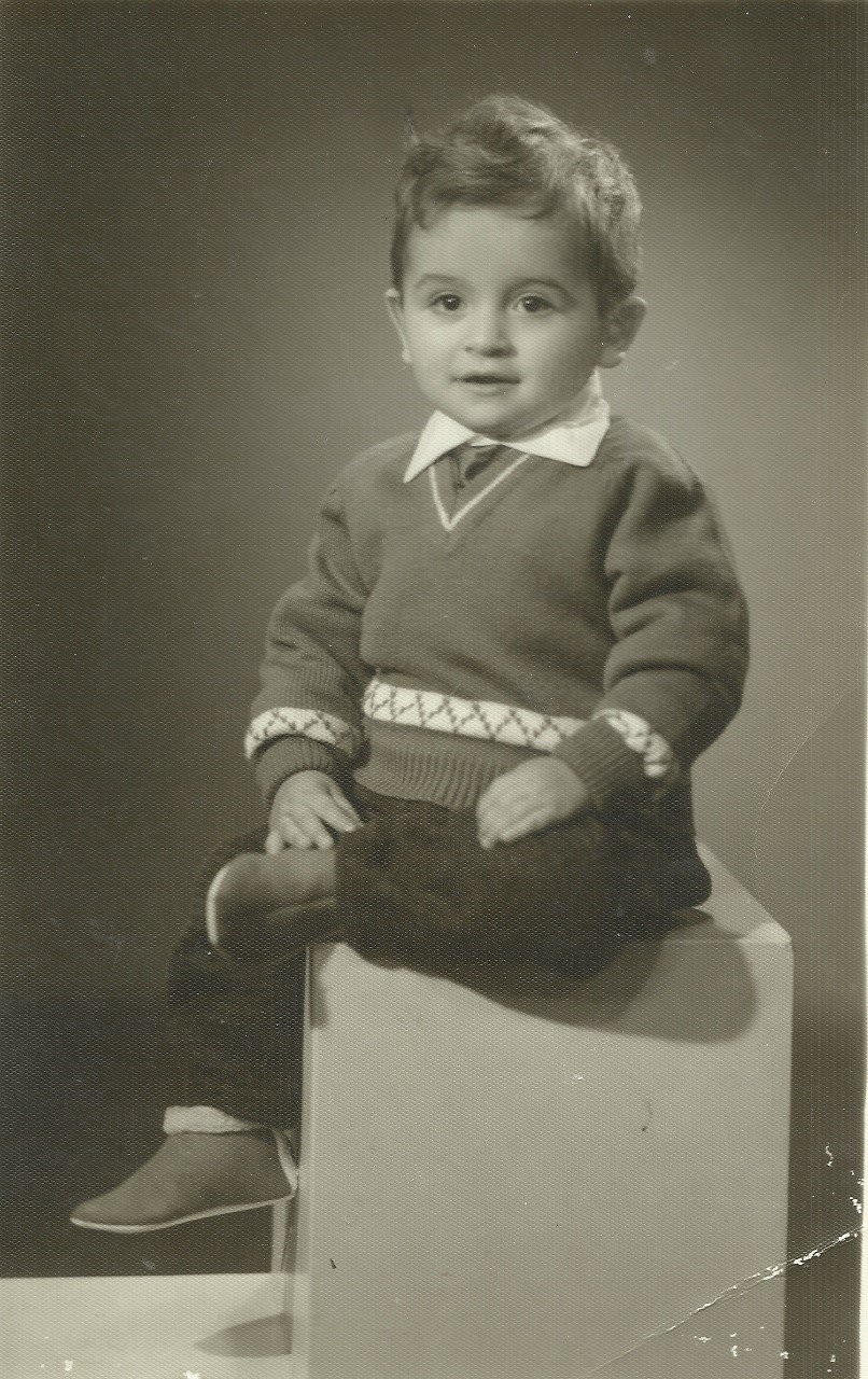 Συζητώντας με τον σχεδιαστή Βασίλη Ζούλια για την αξεπέραστη γοητεία της μόδας - Φωτογραφία 4