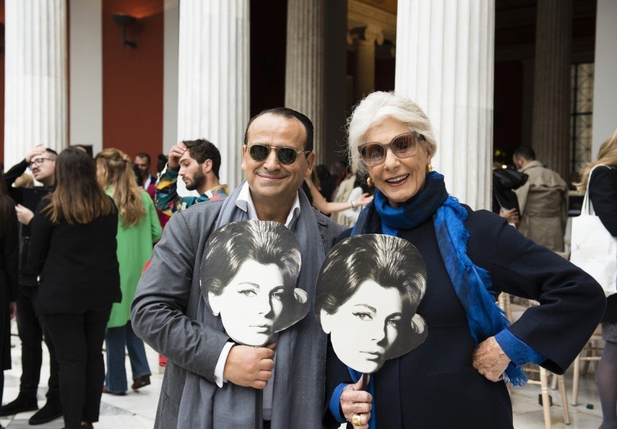 Συζητώντας με τον σχεδιαστή Βασίλη Ζούλια για την αξεπέραστη γοητεία της μόδας - Φωτογραφία 1