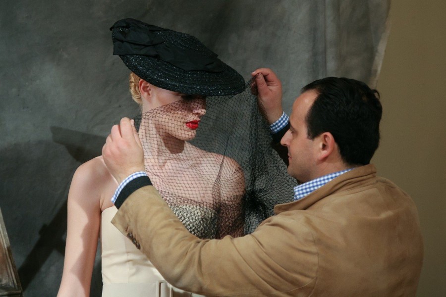 Συζητώντας με τον σχεδιαστή Βασίλη Ζούλια για την αξεπέραστη γοητεία της μόδας - Φωτογραφία 5