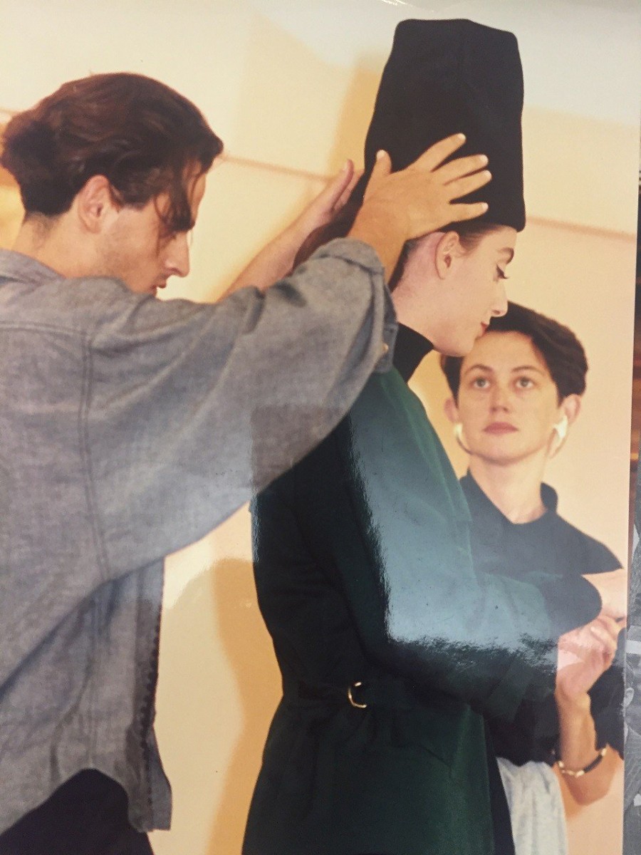 Συζητώντας με τον σχεδιαστή Βασίλη Ζούλια για την αξεπέραστη γοητεία της μόδας - Φωτογραφία 10