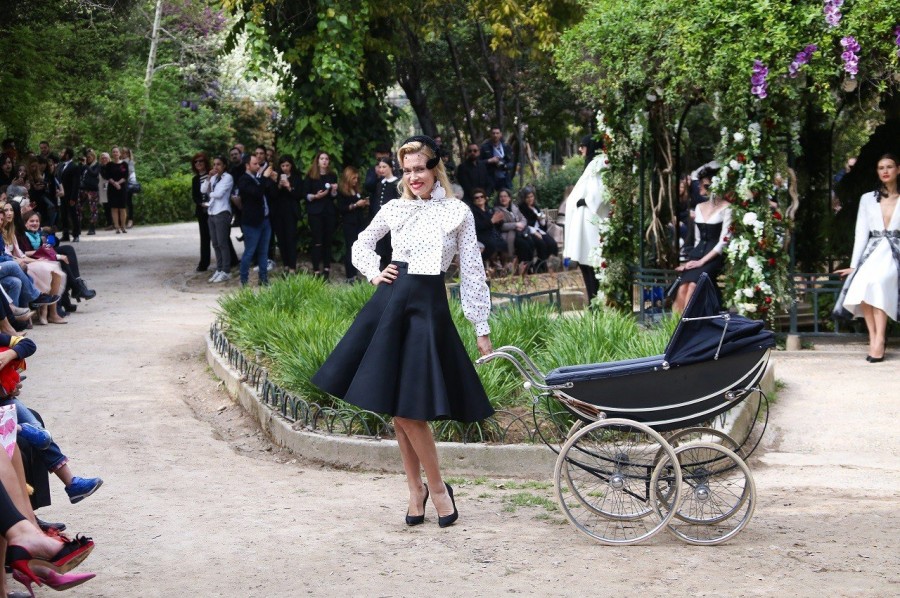 Συζητώντας με τον σχεδιαστή Βασίλη Ζούλια για την αξεπέραστη γοητεία της μόδας - Φωτογραφία 12