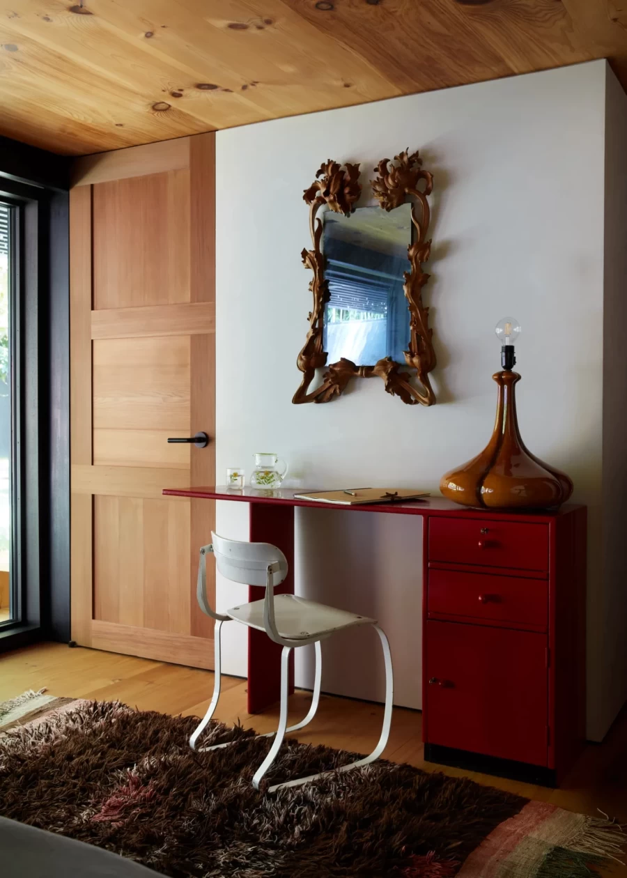 Μυηθείτε στην εξωτική ατμόσφαιρα της έπαυλης του δημοφιλούς φωτογραφικού διδύμου  Inez και Vinoodh στον οικισμό "Water Mill" - Φωτογραφία 11