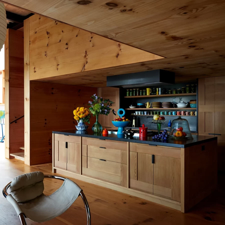 Μυηθείτε στην εξωτική ατμόσφαιρα της έπαυλης του δημοφιλούς φωτογραφικού διδύμου  Inez και Vinoodh στον οικισμό "Water Mill" - Φωτογραφία 16