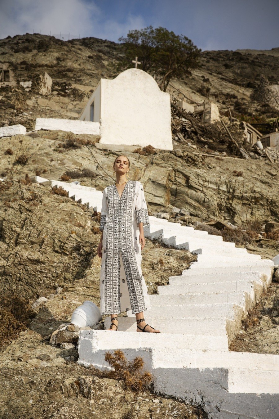 Η resortwear συλλογή που μας ταξιδεύει στο αυθεντικό ελληνικό καλοκαίρι με φόντο την Κάρπαθο - Φωτογραφία 2