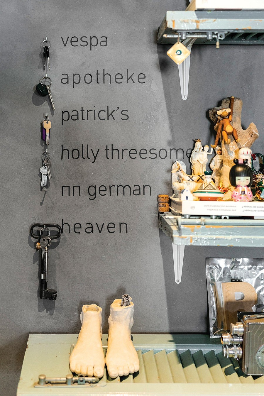 O Ρωμανός Κόκας ανοίγει τις πόρτες του προσωπικού του καταφυγίου στο κέντρο της Θεσσαλονίκης- Φωτογραφία 5