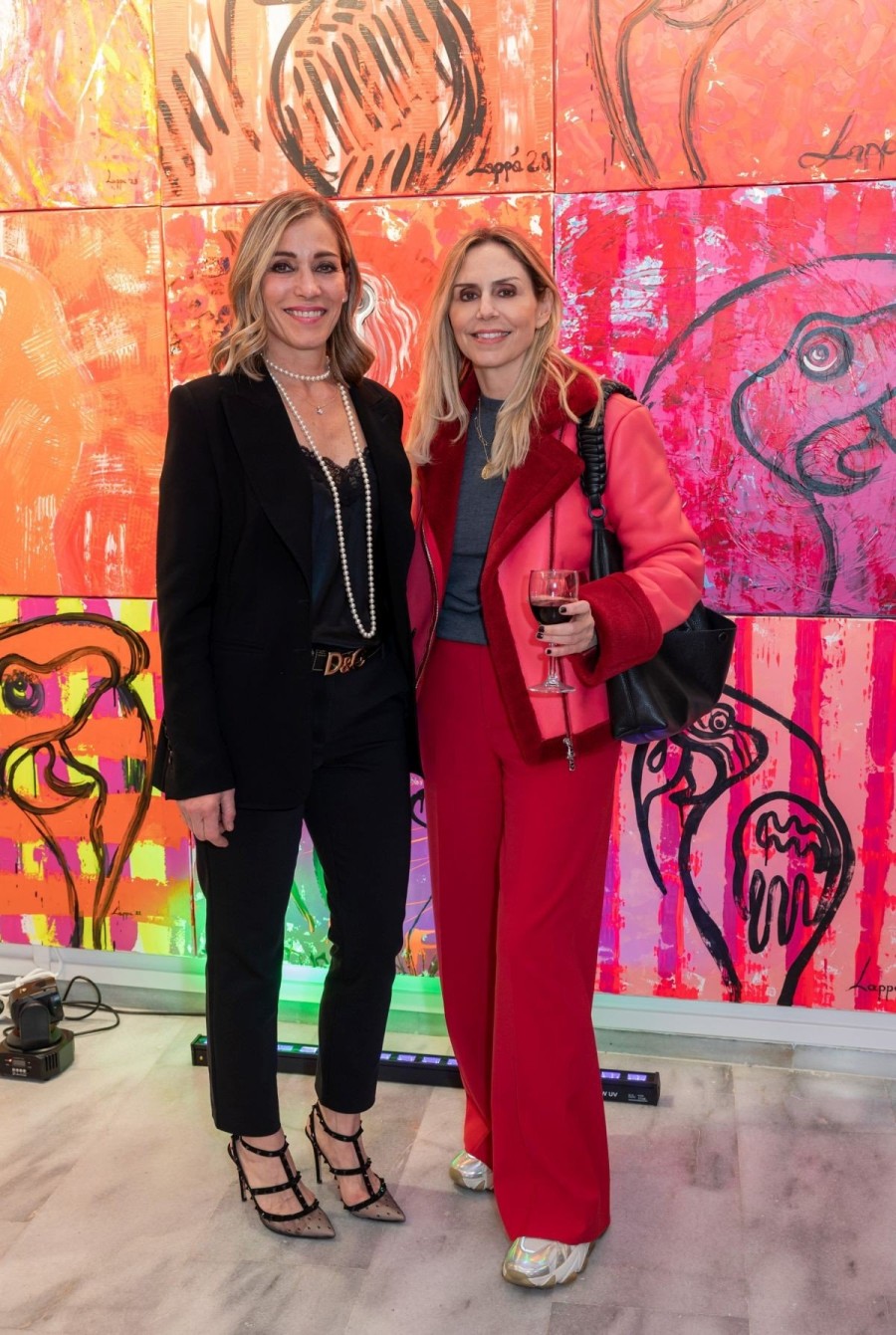 «Πορτραίτα συναισθημάτων»: Στο opening της εμπνευσμένης έκθεσης της Χριστίνας Λάππα στο Κολωνάκι - Φωτογραφία 12