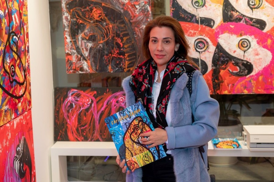 «Πορτραίτα συναισθημάτων»: Στο opening της εμπνευσμένης έκθεσης της Χριστίνας Λάππα στο Κολωνάκι - Φωτογραφία 11