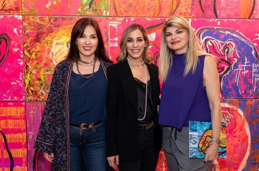 «Πορτραίτα συναισθημάτων»: Στο opening της εμπνευσμένης έκθεσης της Χριστίνας Λάππα στο Κολωνάκι - Φωτογραφία 7