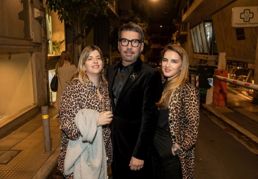 «Πορτραίτα συναισθημάτων»: Στο opening της εμπνευσμένης έκθεσης της Χριστίνας Λάππα στο Κολωνάκι - Φωτογραφία 4