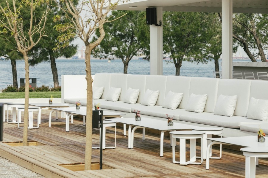 Το μυθικό restaurant & bar στο παραλιακό μέτωπο της Θεσσαλονίκης μας προσκαλεί στη νέα του εποχή- Φωτογραφία 1