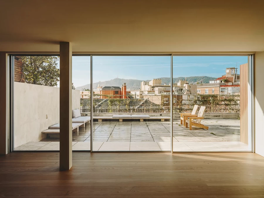 Ένα minimal διαμέρισμα με διαφορετική αισθητική στη Βαρκελώνη- Φωτογραφία 1