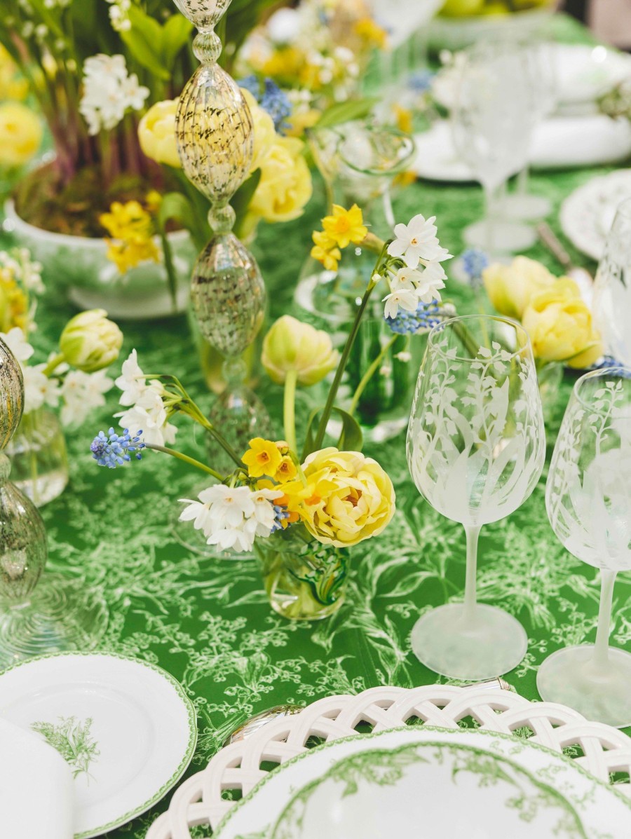 H Cordelia de Castellane γιορτάζει την Πρωτομαγιά στήνοντας ένα ονειρικό ανοιξιάτικο τραπέζι - Φωτογραφία 4