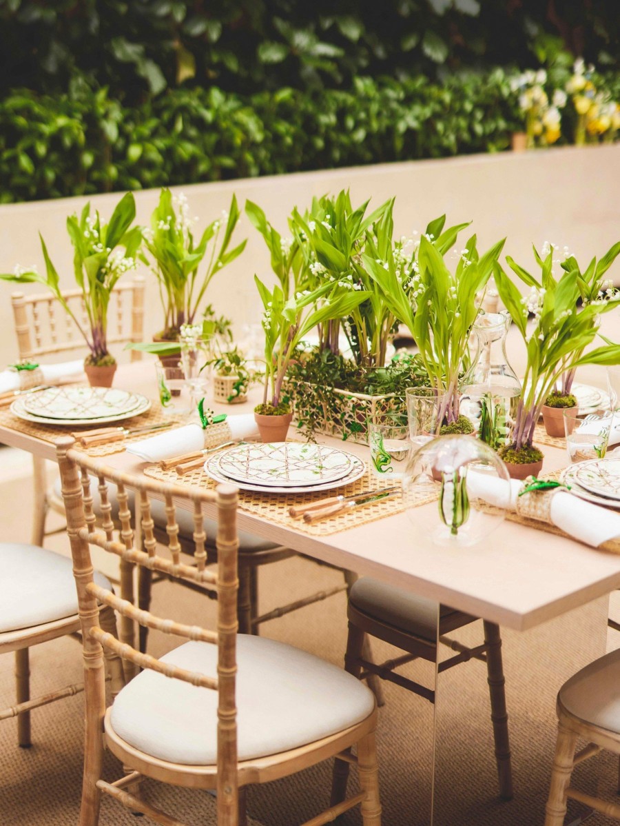 H Cordelia de Castellane γιορτάζει την Πρωτομαγιά στήνοντας ένα ονειρικό ανοιξιάτικο τραπέζι - Φωτογραφία 3