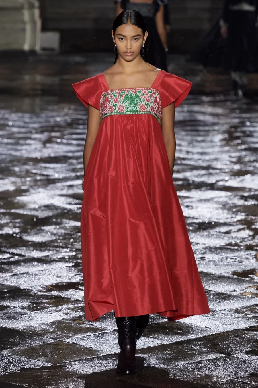 Dior Cruise 2024: Η Maria Grazia Chiuri ερμηνεύει την αγάπη της για τη μεξικανική κουλτούρα - Φωτογραφία 13