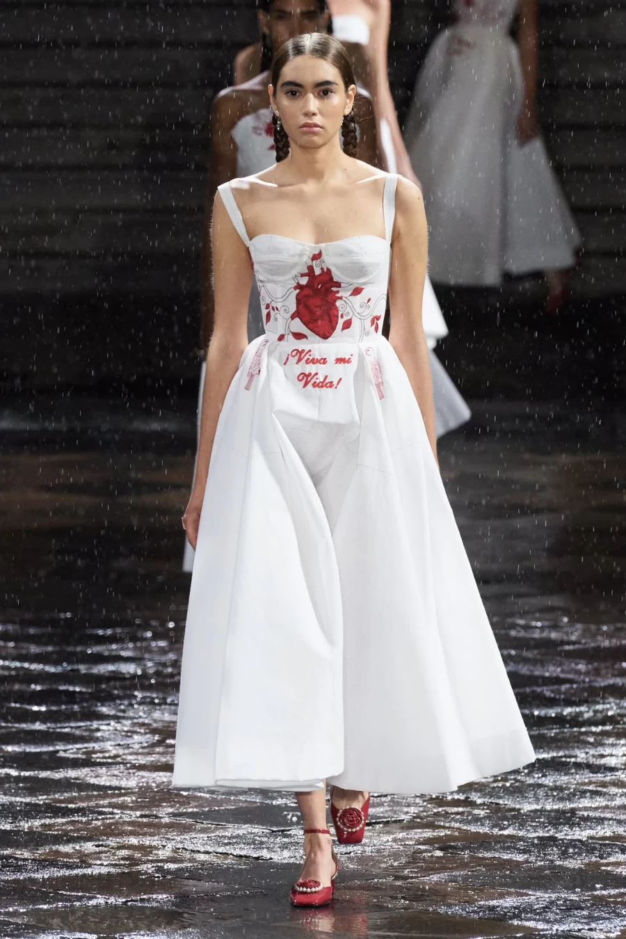 Dior Cruise 2024: Η Maria Grazia Chiuri ερμηνεύει την αγάπη της για τη μεξικανική κουλτούρα - Φωτογραφία 4