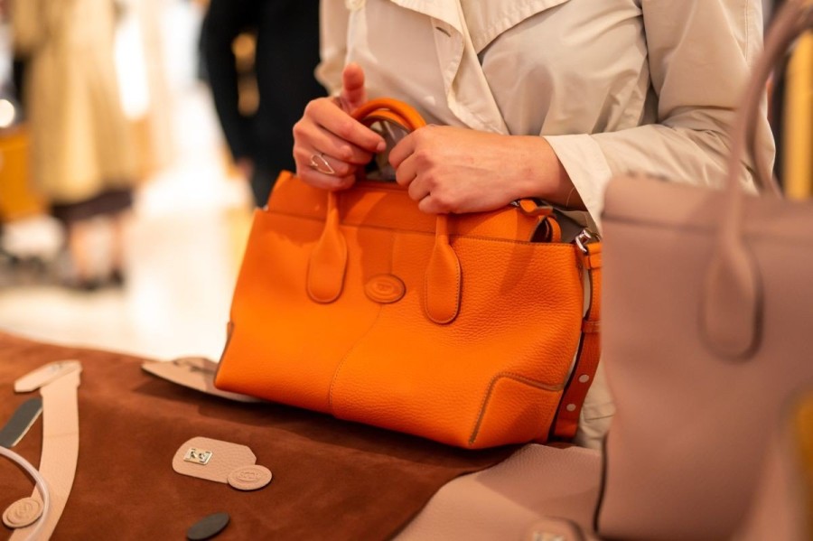 Ο οίκος Tod's γιόρτασε στην Αθήνα την ανανεωμένη Di Bag και την τέχνη της χειροποίητης κατασκευής - Φωτογραφία 2