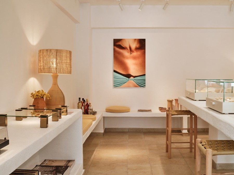 Η νέα ατμοσφαιρική boutique Yannis Sergakis κατέφτασε στην Πάρο- Φωτογραφία 1