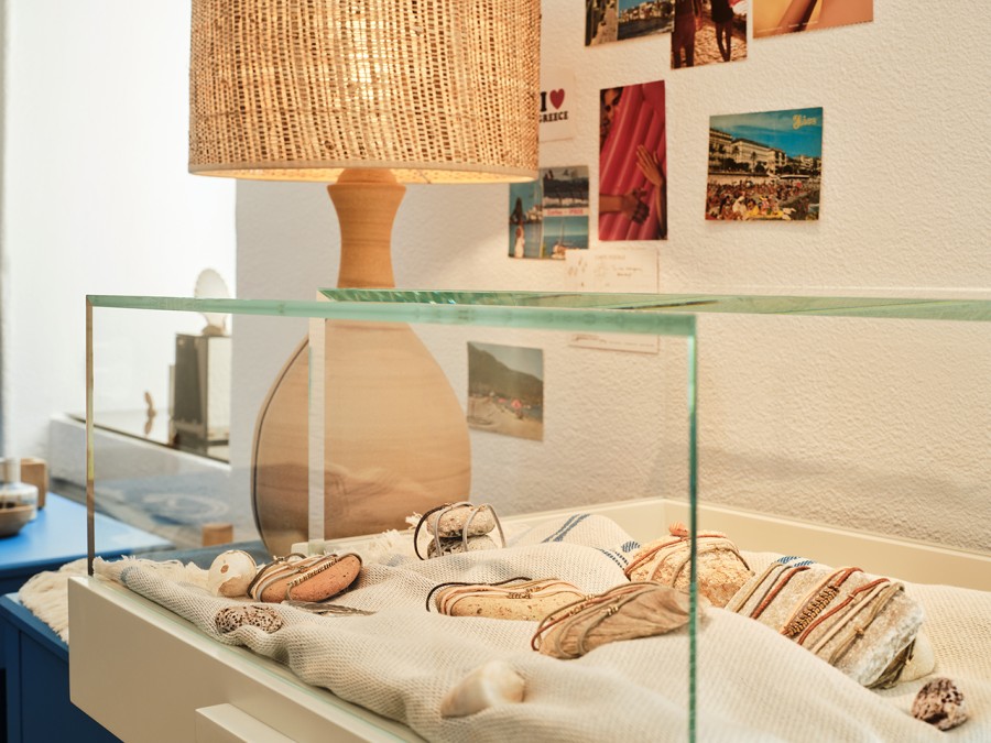 Η νέα ατμοσφαιρική boutique Yannis Sergakis κατέφτασε στην Πάρο- Φωτογραφία 2