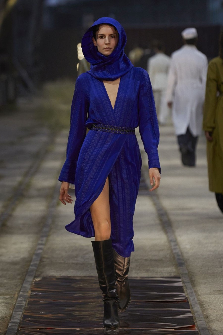 Tο επετειακό runway του Zeus+Δione υποδέχθηκε πλήθος καλεσμένων με φόντο το ιστορικό μνημείο της ναυτιλίας “Hellas Liberty”- Φωτογραφία 6