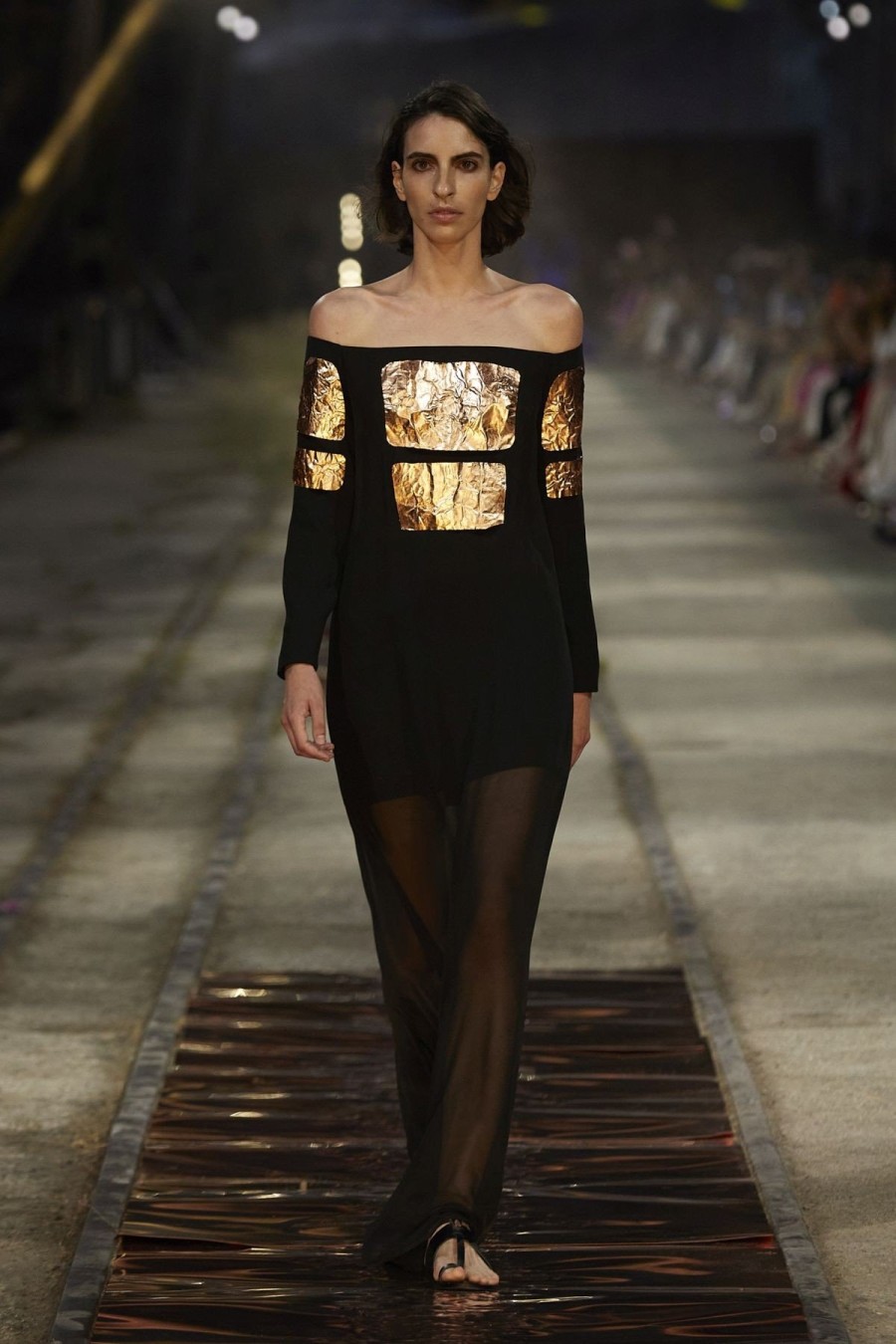Tο επετειακό runway του Zeus+Δione υποδέχθηκε πλήθος καλεσμένων με φόντο το ιστορικό μνημείο της ναυτιλίας “Hellas Liberty”- Φωτογραφία 22