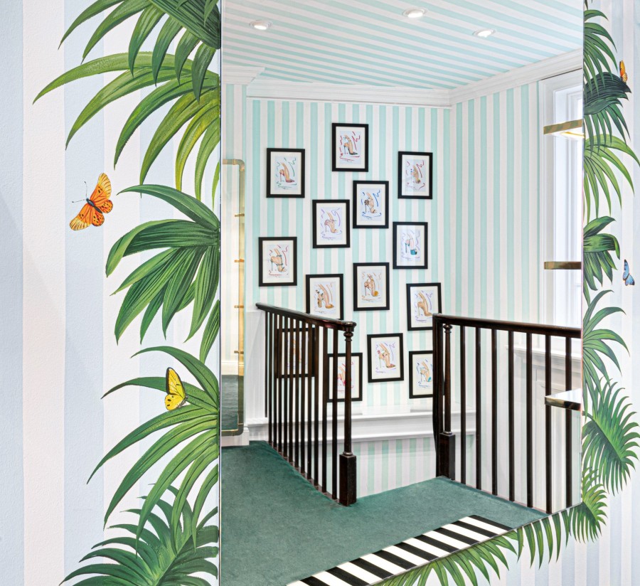 Ο πολυτελής οίκος Aquazzura ανοίγει τις πόρτες του στο New Bond Street- Φωτογραφία 1