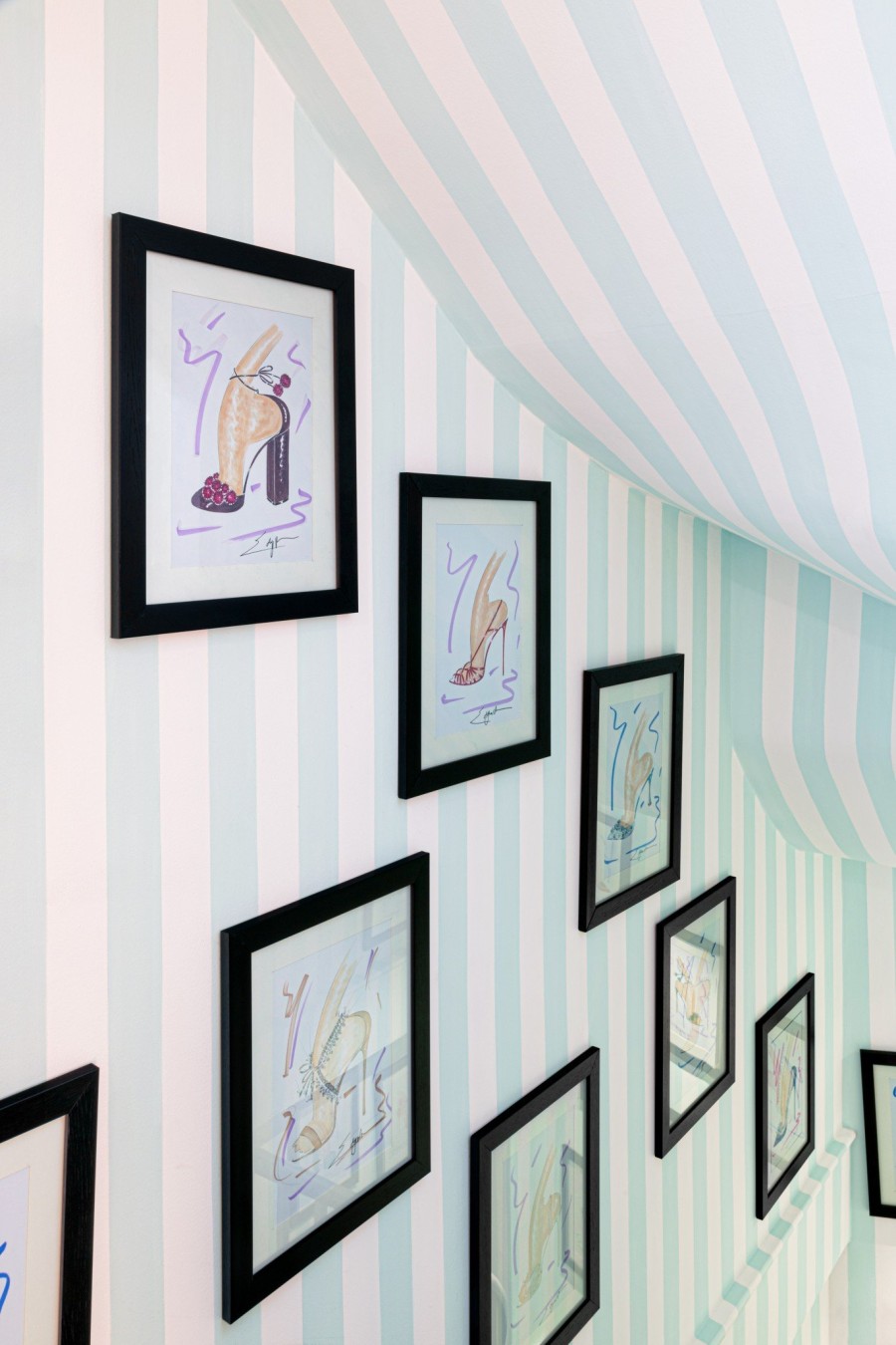 Ο πολυτελής οίκος Aquazzura ανοίγει τις πόρτες του στο New Bond Street- Φωτογραφία 3