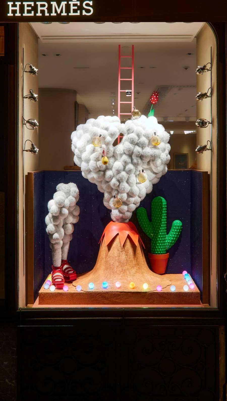 Oι νέες βιτρίνες του οίκου Hermès με τίτλο Life on Mars είναι πέρα από κάθε φαντασία - Φωτογραφία 3