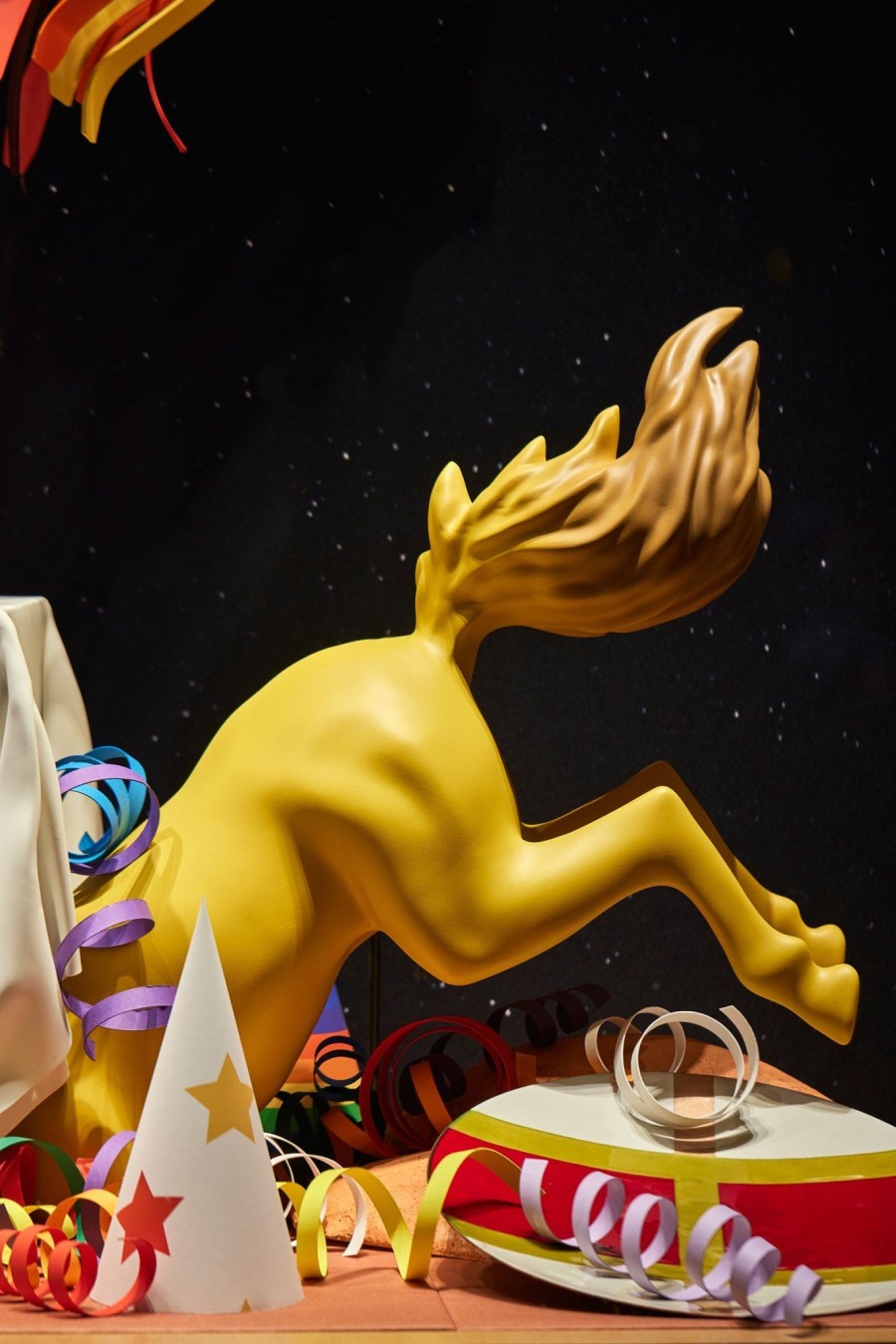 Oι νέες βιτρίνες του οίκου Hermès με τίτλο Life on Mars είναι πέρα από κάθε φαντασία - Φωτογραφία 7