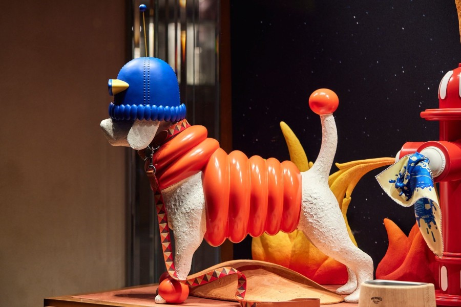 Oι νέες βιτρίνες του οίκου Hermès με τίτλο Life on Mars είναι πέρα από κάθε φαντασία - Φωτογραφία 11