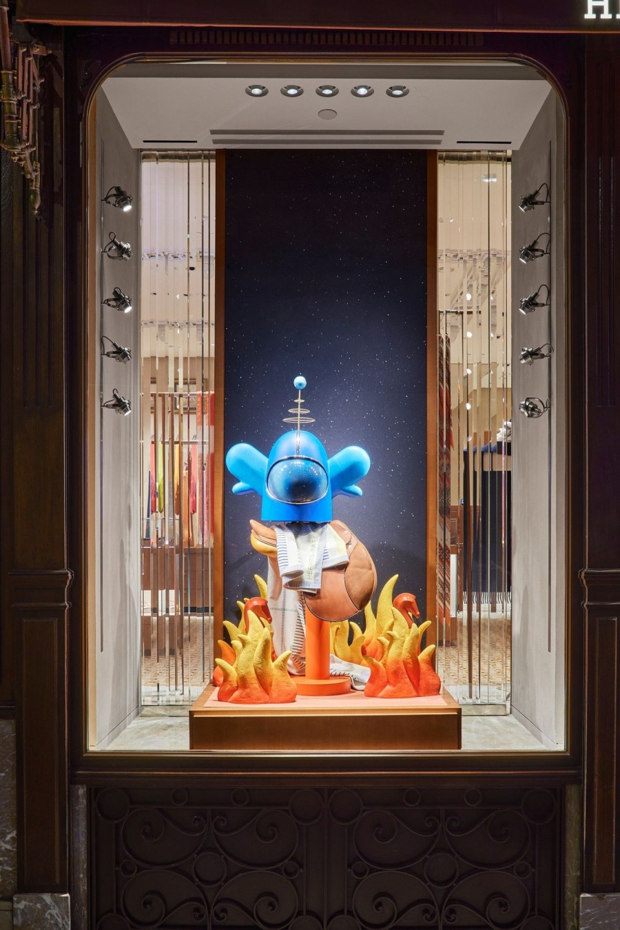 Oι νέες βιτρίνες του οίκου Hermès με τίτλο Life on Mars είναι πέρα από κάθε φαντασία - Φωτογραφία 13
