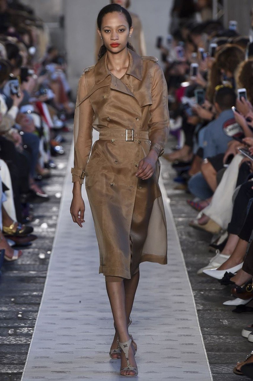 Trench Coat: Το all time classic κομμάτι της γυναικείας ντουλάπας- Φωτογραφία 1