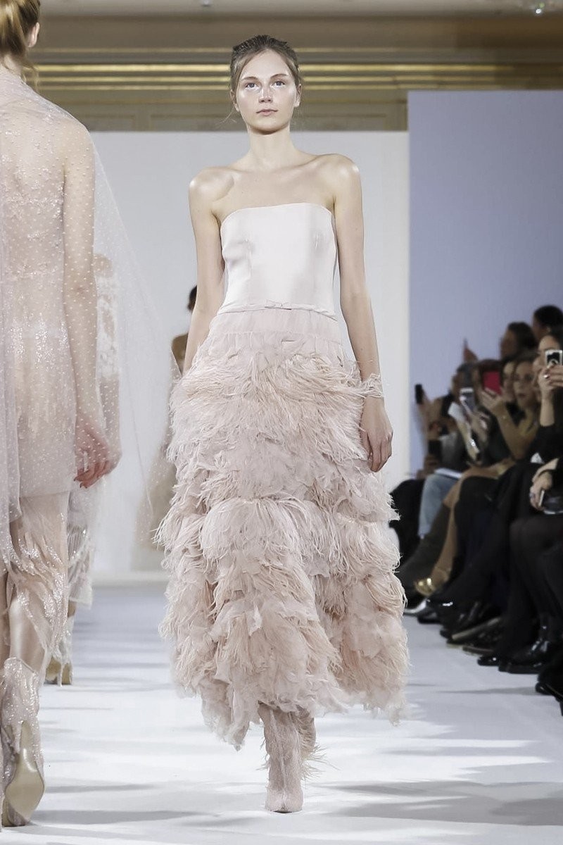 Η ονειρική επίδειξη Celia Kritharioti στην Haute Couture Fashion Week- Φωτογραφία 13