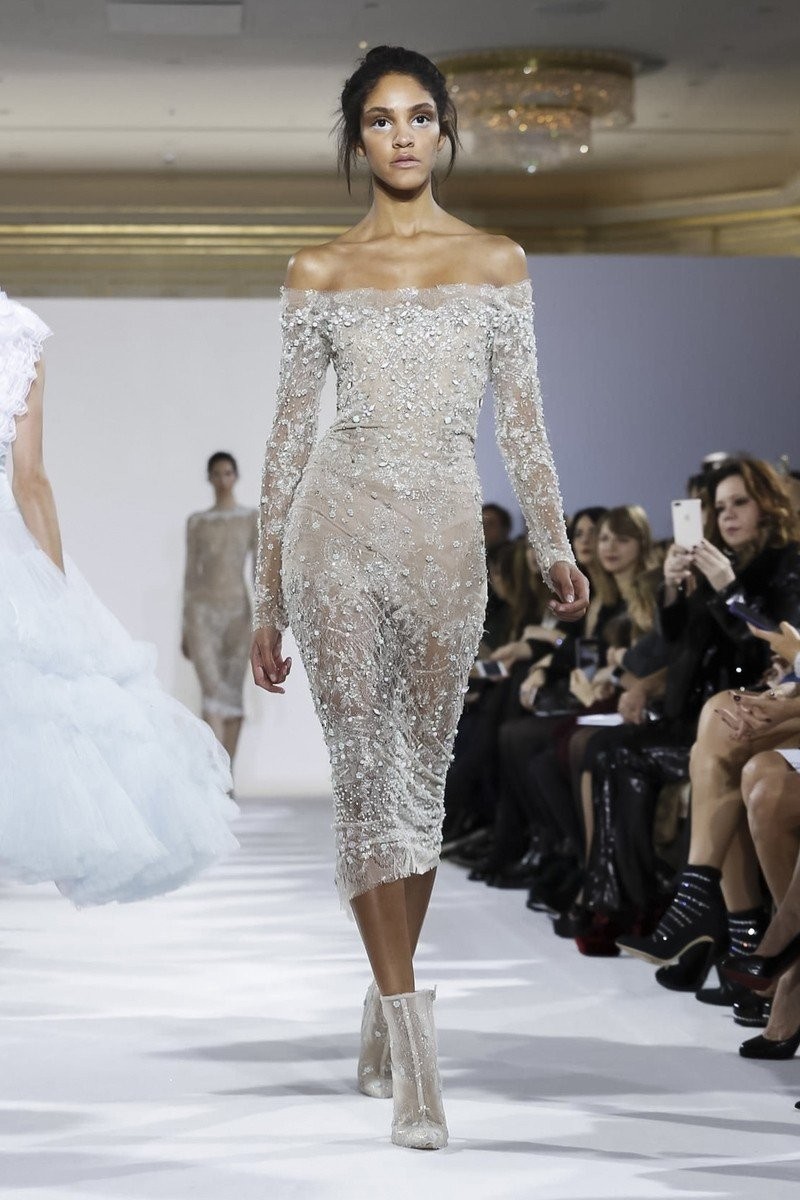 Η ονειρική επίδειξη Celia Kritharioti στην Haute Couture Fashion Week- Φωτογραφία 18