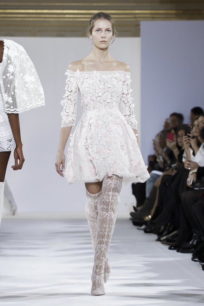 Η ονειρική επίδειξη Celia Kritharioti στην Haute Couture Fashion Week- Φωτογραφία 3