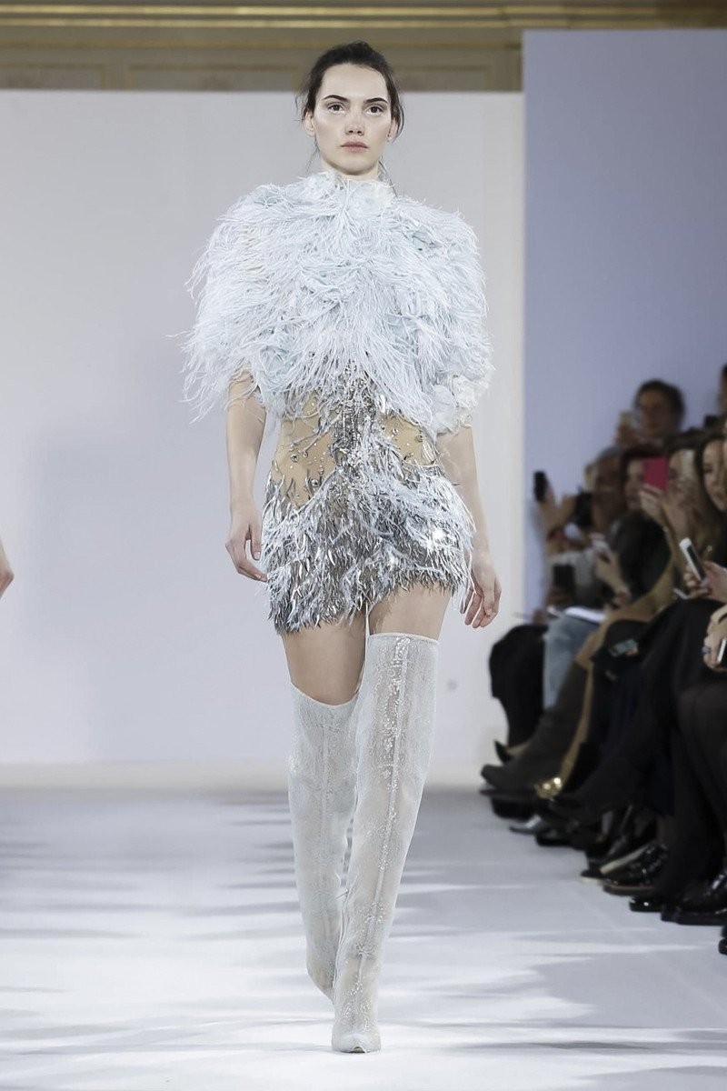 Η ονειρική επίδειξη Celia Kritharioti στην Haute Couture Fashion Week- Φωτογραφία 8