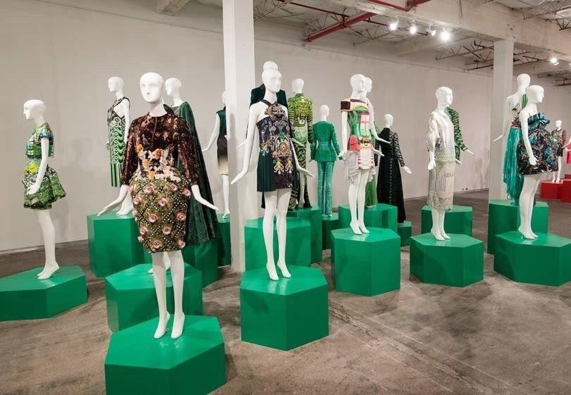 Η πρώτη καλειδοσκοπική έκθεση της Mary Katrantzou στο Dallas - Φωτογραφία 7