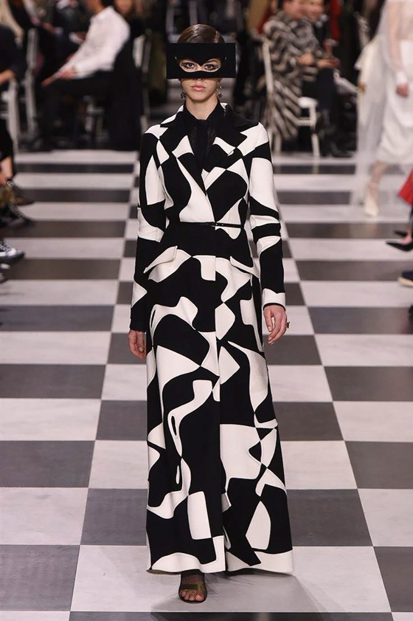 Το σουρεαλιστικό Haute Couture show του οίκου Dior - Φωτογραφία 9