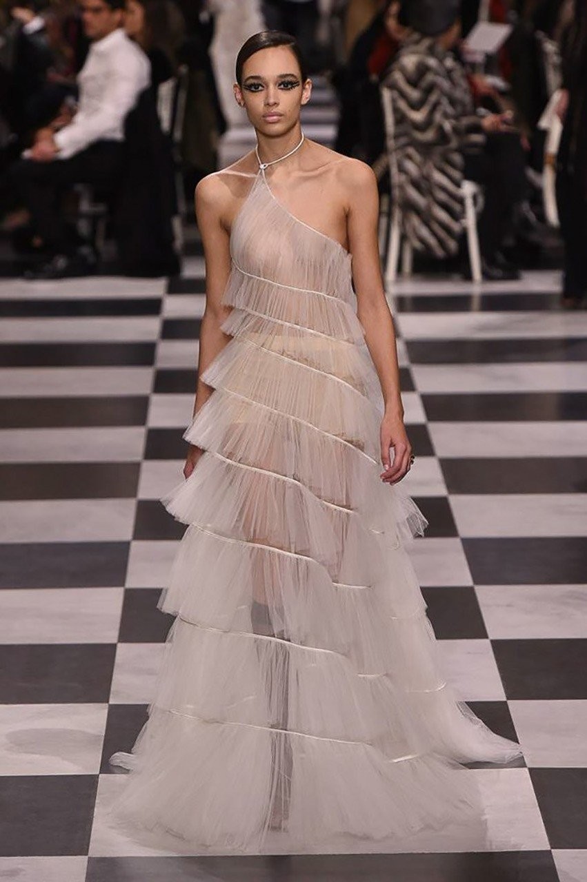 Το σουρεαλιστικό Haute Couture show του οίκου Dior - Φωτογραφία 21