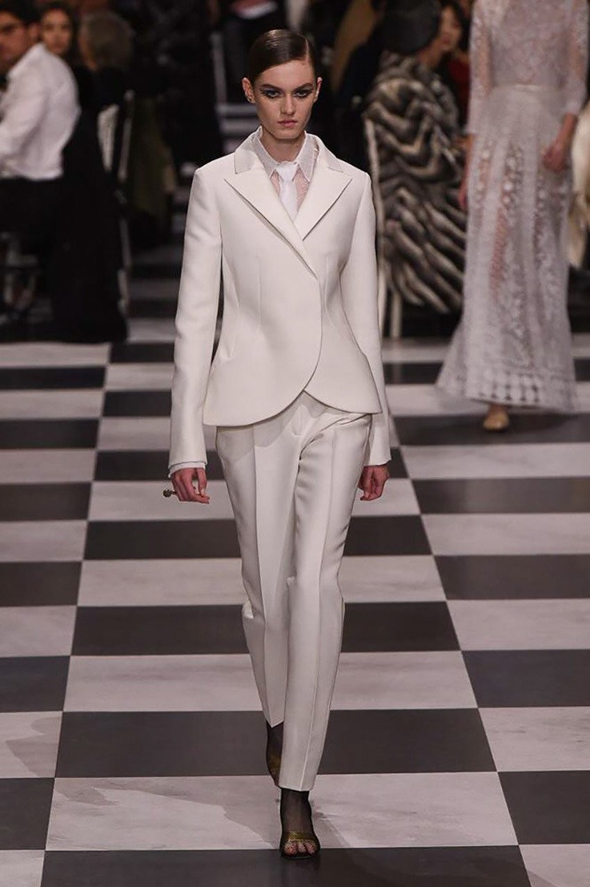 Το σουρεαλιστικό Haute Couture show του οίκου Dior - Φωτογραφία 36