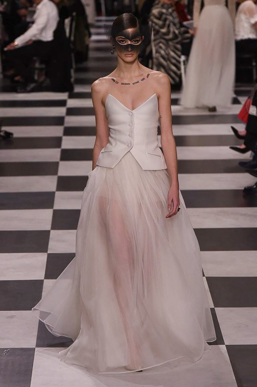 Το σουρεαλιστικό Haute Couture show του οίκου Dior - Φωτογραφία 37