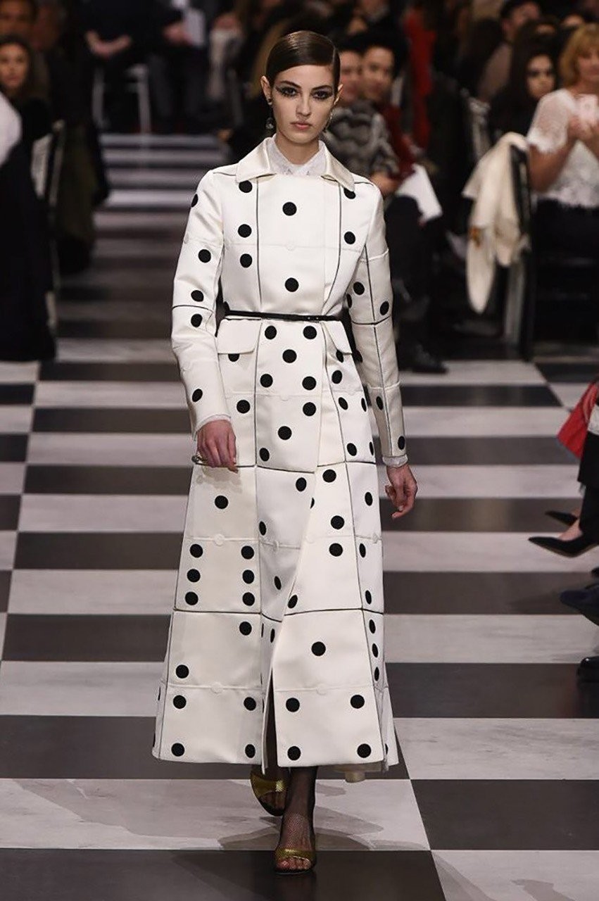 Το σουρεαλιστικό Haute Couture show του οίκου Dior - Φωτογραφία 2