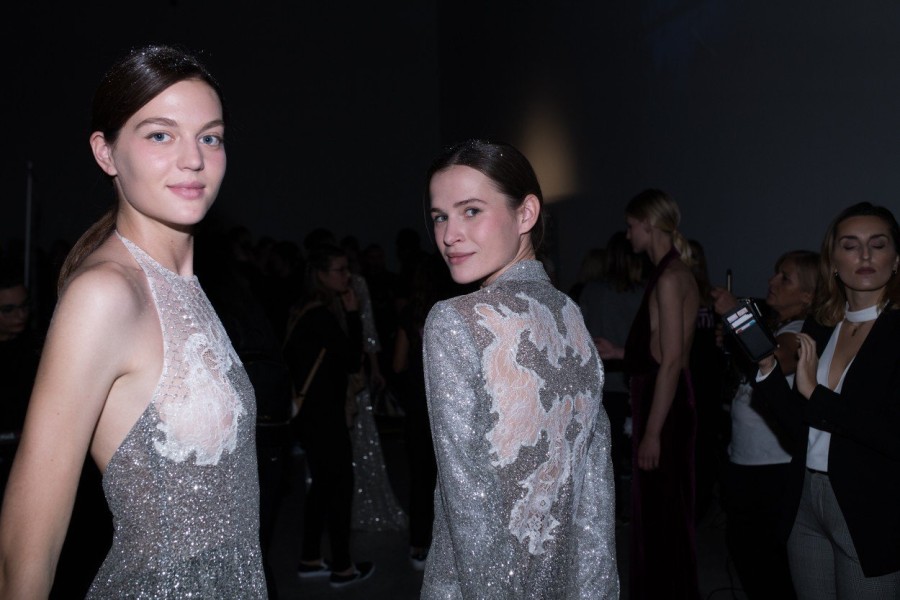 They are unique: Συνέντευξη με τους ταλαντούχους MI-RŌ - Φωτογραφία 3