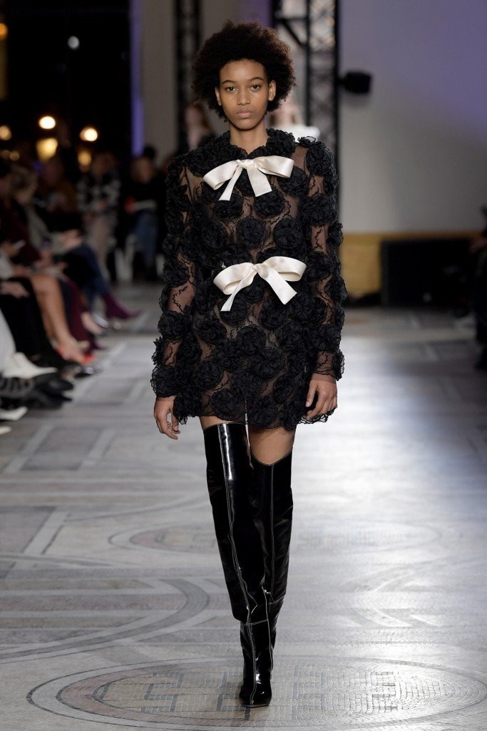 Το παραμυθένιο show υψηλής ραπτικής του Giambattista Valli - Φωτογραφία 10