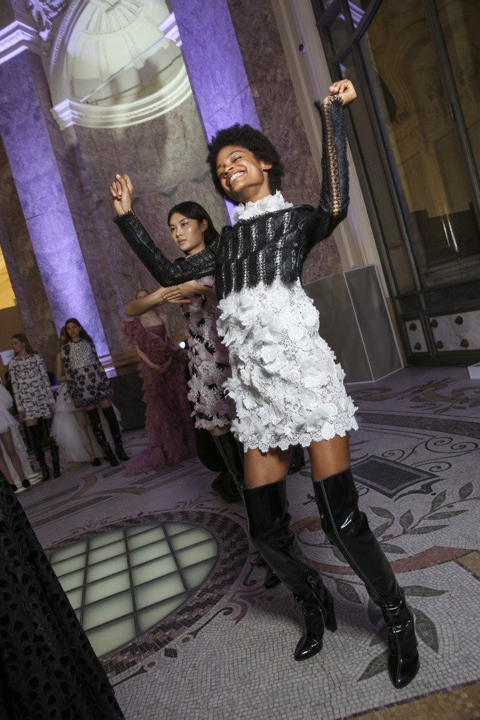 Το παραμυθένιο show υψηλής ραπτικής του Giambattista Valli - Φωτογραφία 4