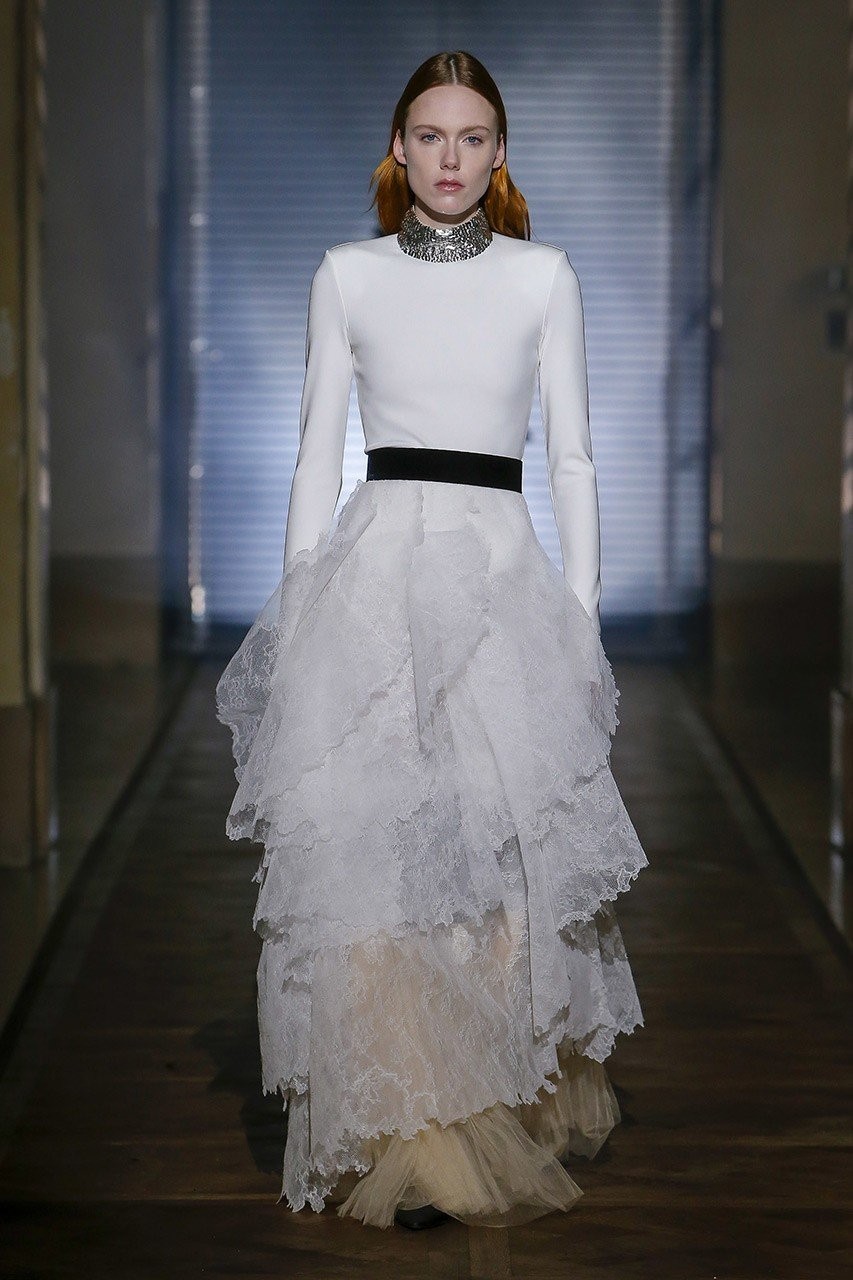 Δυναμισμός και tailoring στην haute couture συλλογή του Givenchy - Φωτογραφία 11