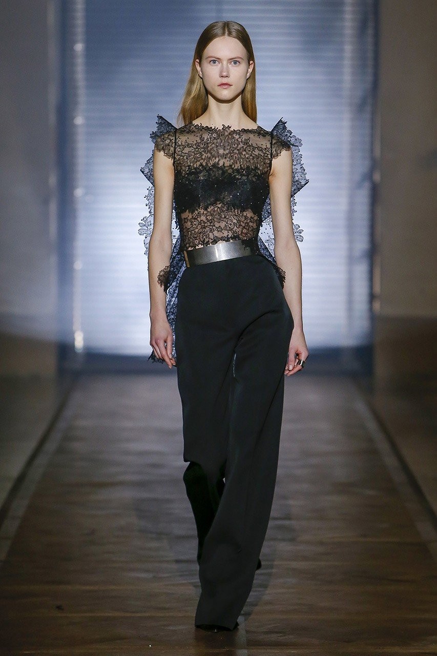 Δυναμισμός και tailoring στην haute couture συλλογή του Givenchy - Φωτογραφία 13