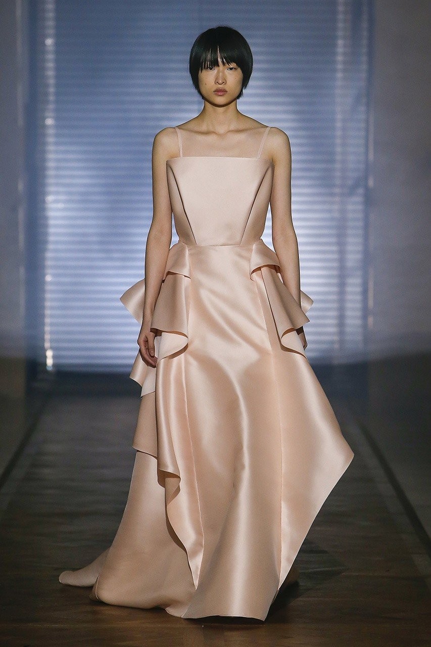 Δυναμισμός και tailoring στην haute couture συλλογή του Givenchy - Φωτογραφία 15